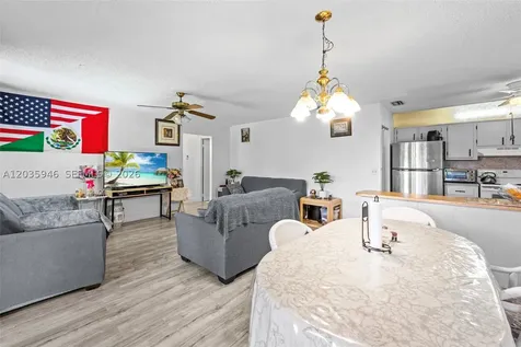 5839 La Pinata Boulevard Green Acres FL 33463