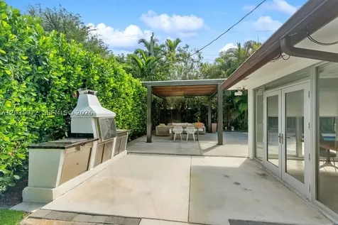 8215 SW 63rd Place Miami FL 33143