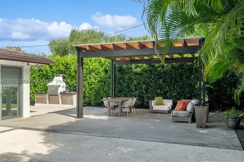 8215 SW 63rd Place Miami FL 33143