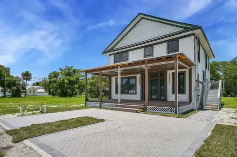 3221 Edgewood Fort Myers FL 33916