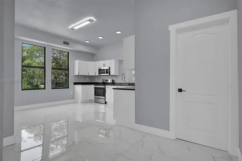3221 Edgewood Fort Myers FL 33916