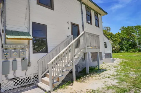 3221 Edgewood Fort Myers FL 33916