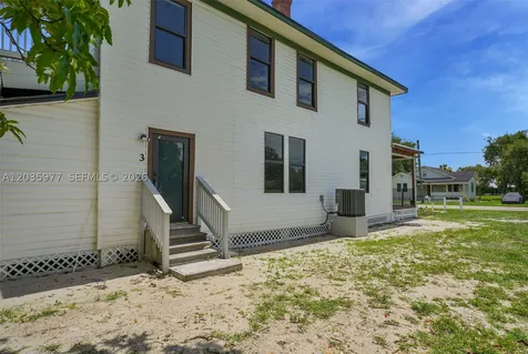 3221 Edgewood Fort Myers FL 33916