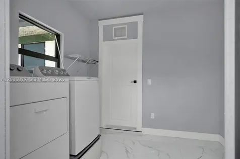 3221 Edgewood Fort Myers FL 33916