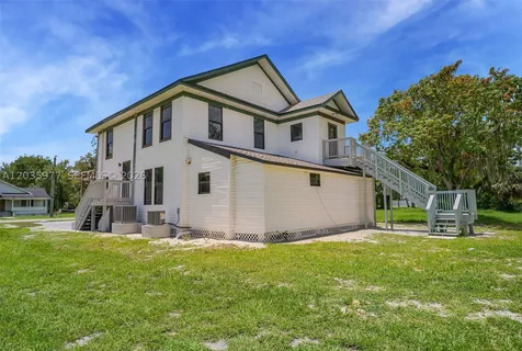 3221 Edgewood Fort Myers FL 33916