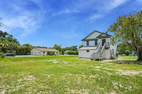 3221 Edgewood Fort Myers FL 33916