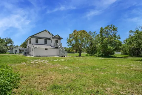 3221 Edgewood Fort Myers FL 33916