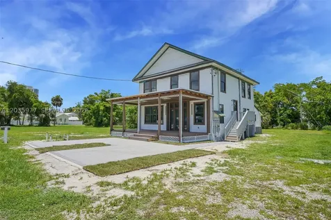 3221 Edgewood Fort Myers FL 33916