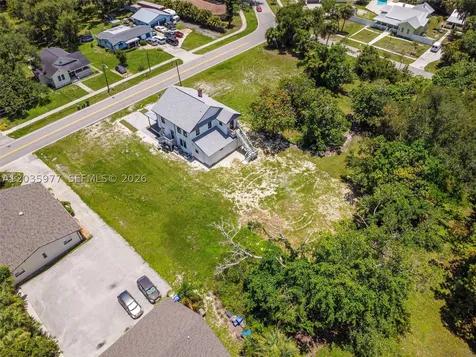 3221 Edgewood Fort Myers FL 33916