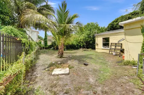 1042 NW 76th Street Miami FL 33150