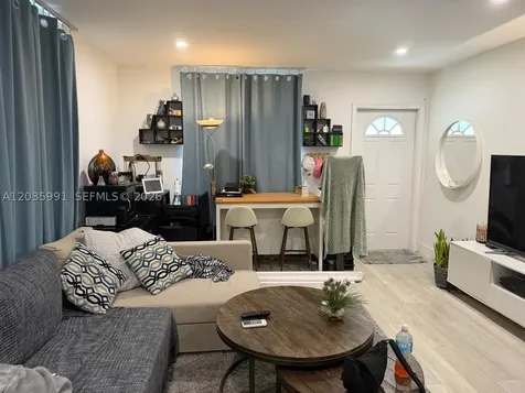 917 NE 10th Street Hallandale Beach FL 33009