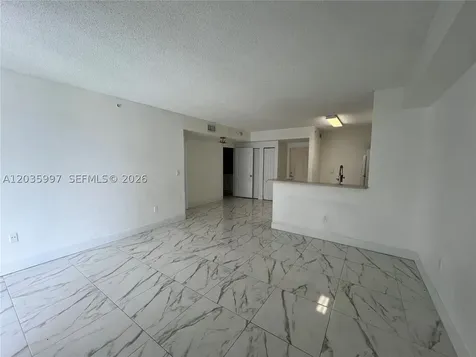 5085 NW 7th Street Miami FL 33126