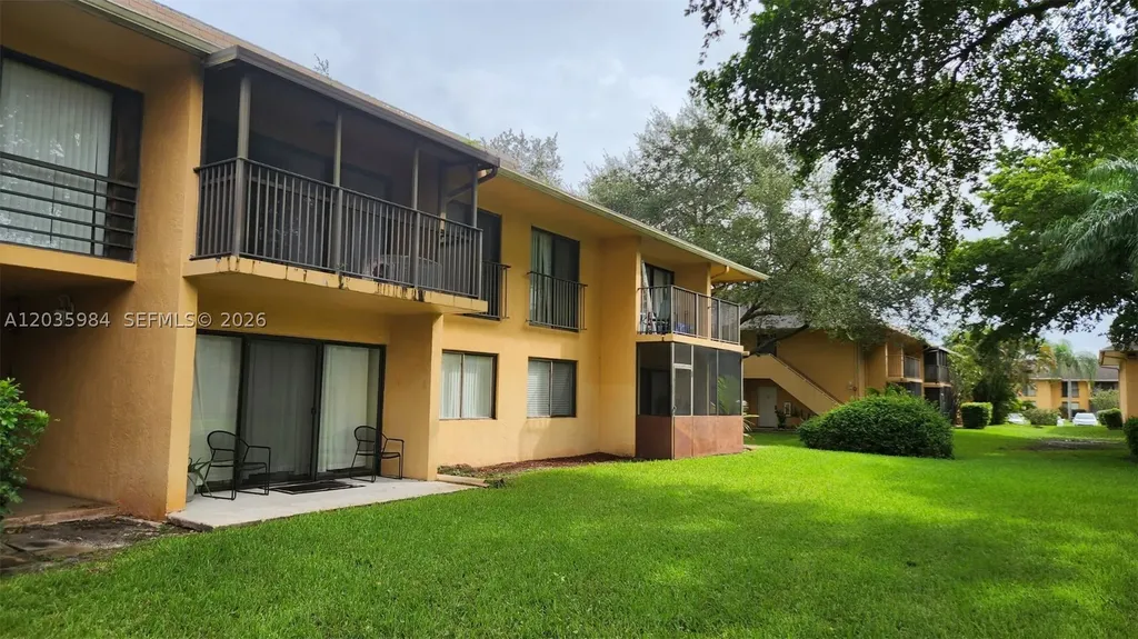 5981 Washington Street Hollywood FL 33023