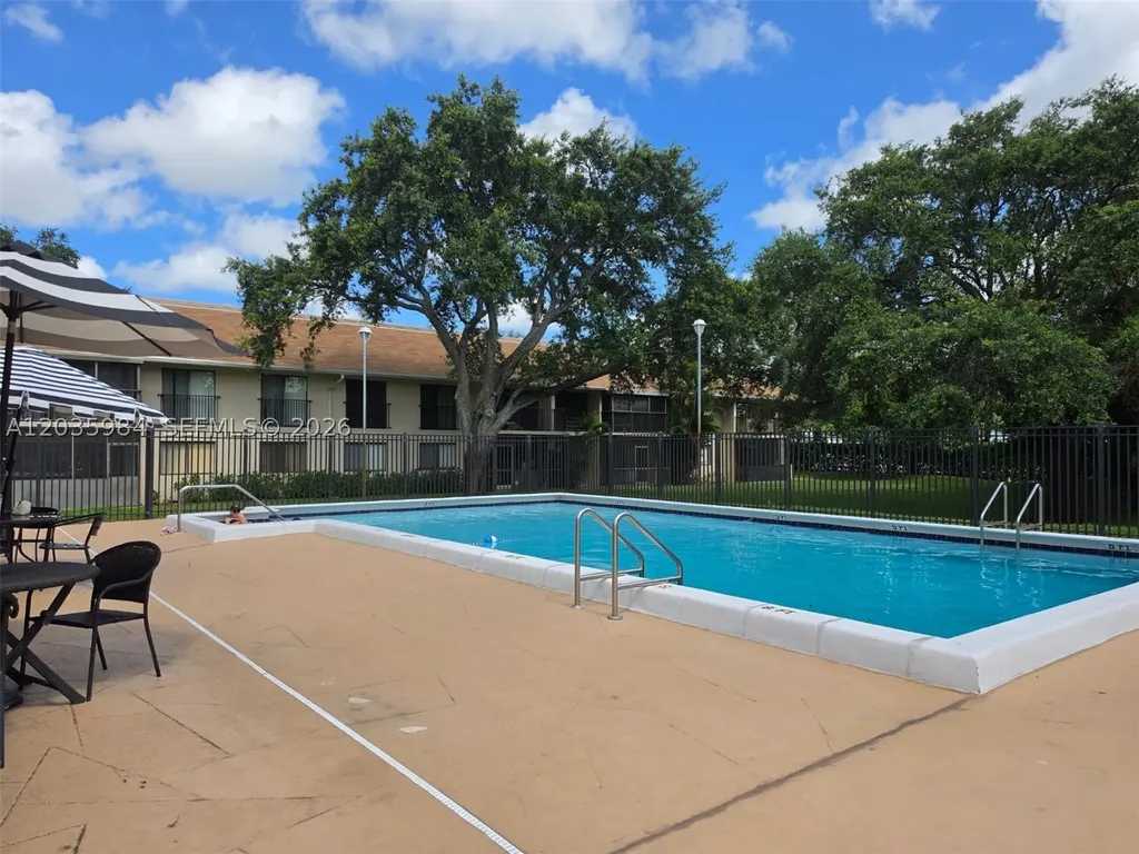 5981 Washington Street Hollywood FL 33023