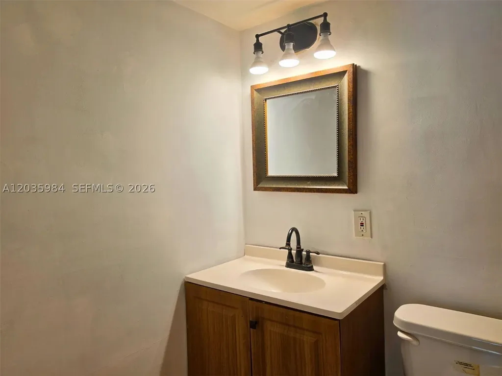 5981 Washington Street Hollywood FL 33023