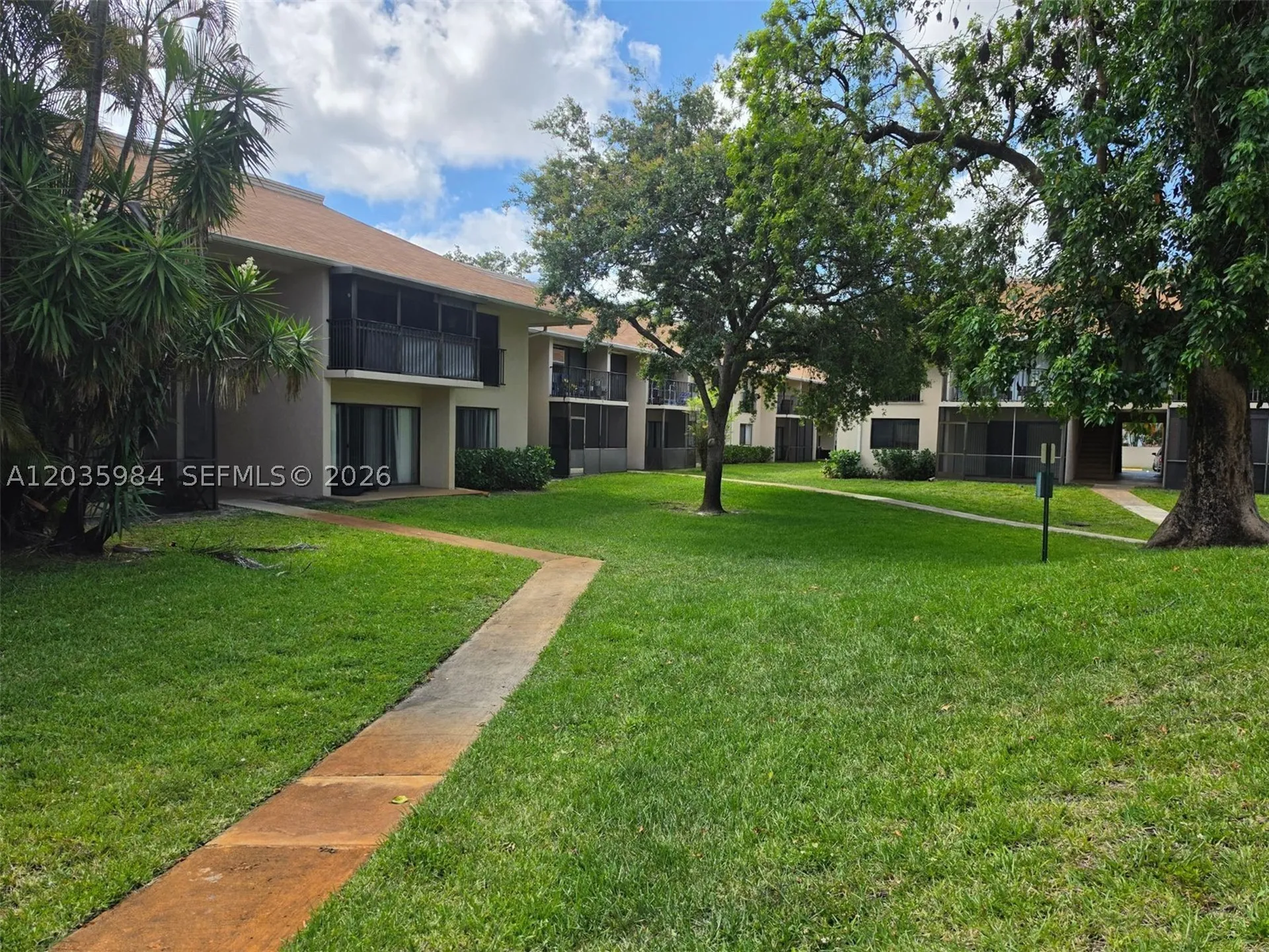 5981 Washington Street Hollywood FL 33023