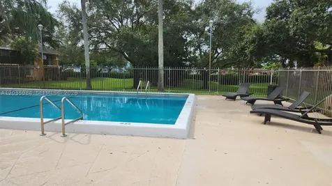 5981 Washington Street Hollywood FL 33023