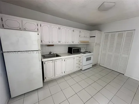 1340 Lincoln Road Miami Beach FL 33139