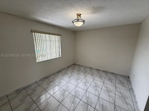 1285 W 26th Place Hialeah FL 33010