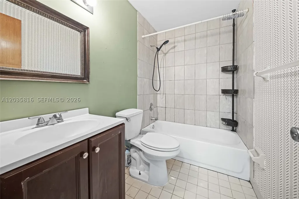 443 NE 38th Street Boca Raton FL 33431