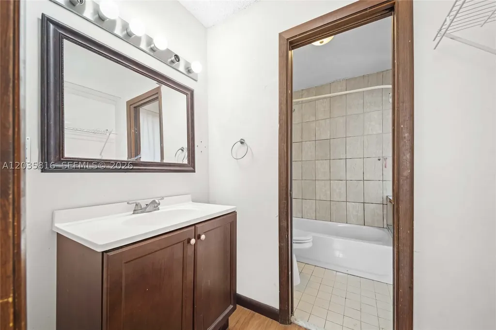 443 NE 38th Street Boca Raton FL 33431