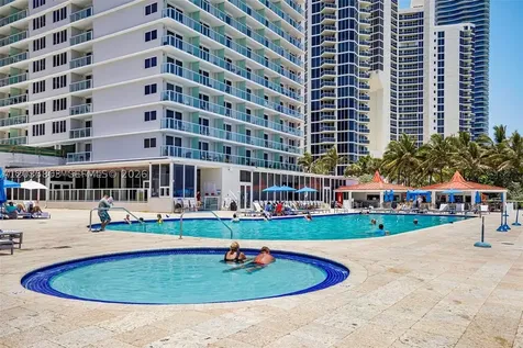 19201 Collins Avenue Sunny Isles Beach FL 33160