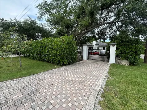 12885 SW 77 Avenue Pinecrest FL 33156