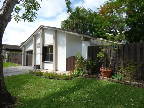 10857 SW 132nd Cir Court Miami FL 33186