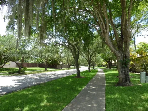 10857 SW 132nd Cir Court Miami FL 33186