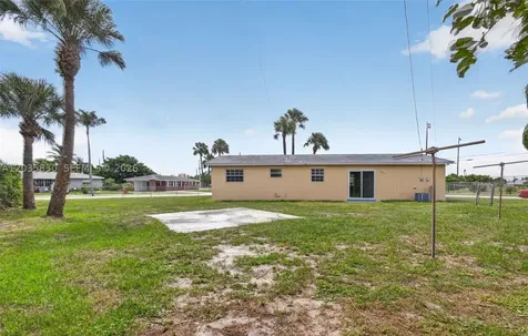 560 W 34th Street Riviera Beach FL 33404