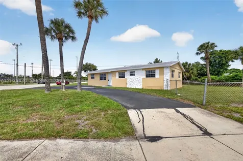 560 W 34th Street Riviera Beach FL 33404