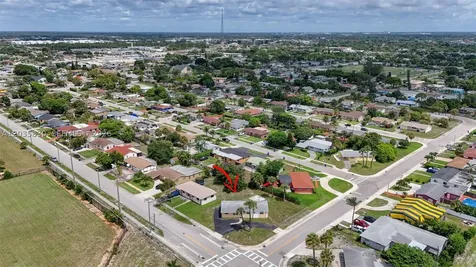 560 W 34th Street Riviera Beach FL 33404