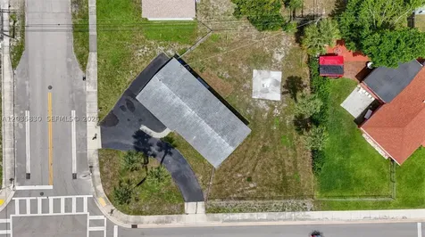 560 W 34th Street Riviera Beach FL 33404
