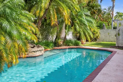 320 NW 136th Avenue Miami FL 33182