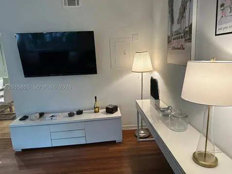 1515 West Avenue Miami Beach FL 33139