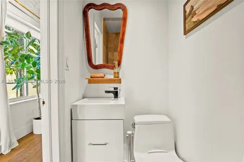 1570 Meridian Avenue Miami Beach FL 33139