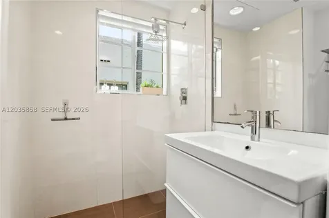 1570 Meridian Avenue Miami Beach FL 33139