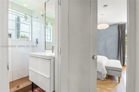 1570 Meridian Avenue Miami Beach FL 33139