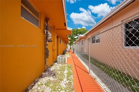 129-131 SE 5th Street Hallandale Beach FL 33009