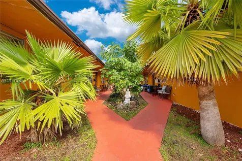 129-131 SE 5th Street Hallandale Beach FL 33009