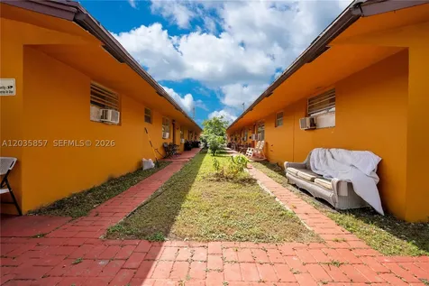 129-131 SE 5th Street Hallandale Beach FL 33009