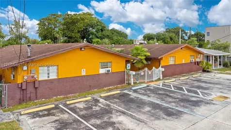 129-131 SE 5th Street Hallandale Beach FL 33009