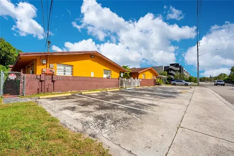129-131 SE 5th Street Hallandale Beach FL 33009