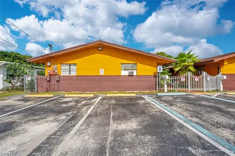 129-131 SE 5th Street Hallandale Beach FL 33009