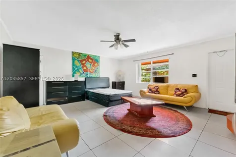 129-131 SE 5th Street Hallandale Beach FL 33009