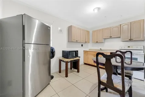 129-131 SE 5th Street Hallandale Beach FL 33009