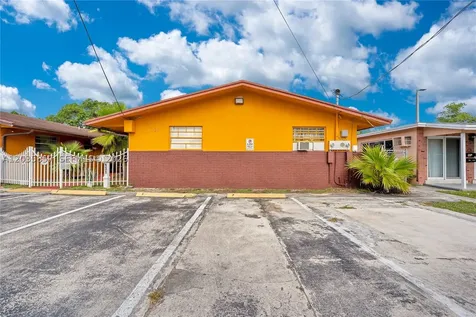 129-131 SE 5th Street Hallandale Beach FL 33009