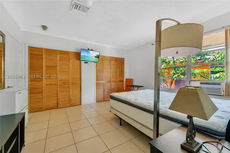 129-131 SE 5th Street Hallandale Beach FL 33009