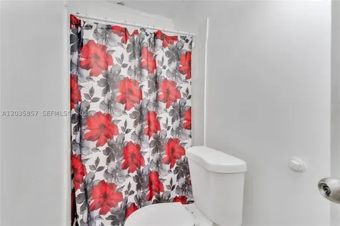 129-131 SE 5th Street Hallandale Beach FL 33009