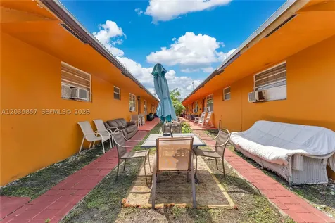 129-131 SE 5th Street Hallandale Beach FL 33009